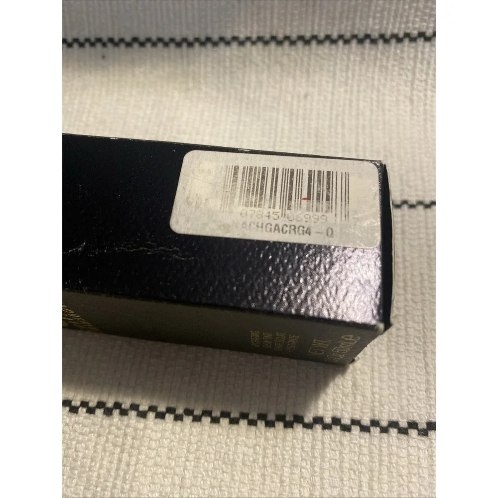 NARS Charlotte Gainsbourg Hydrating Glow Tint 1.7 Oz Medium 6999 Read Descripció